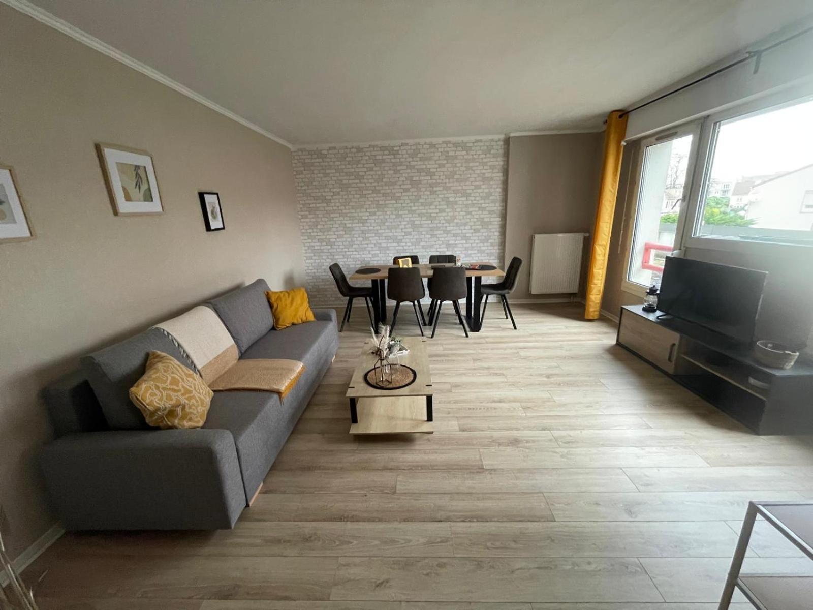 Evry Moon Apartment 70M2 Spacious And Bright Courcouronnes Exterior photo